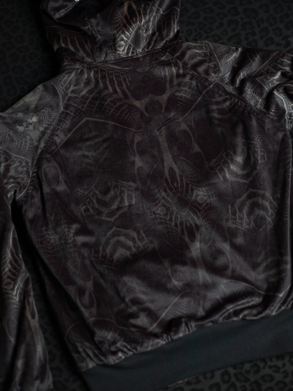 New Hoodie Woman / Velvet Fawn - DARK SANDOKAN